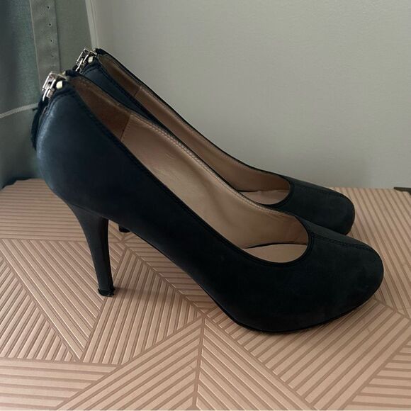 Furla Heels Black Dark Gray Closed Toe Zipper Back Business Casual Neutral - Picture 3 of 13